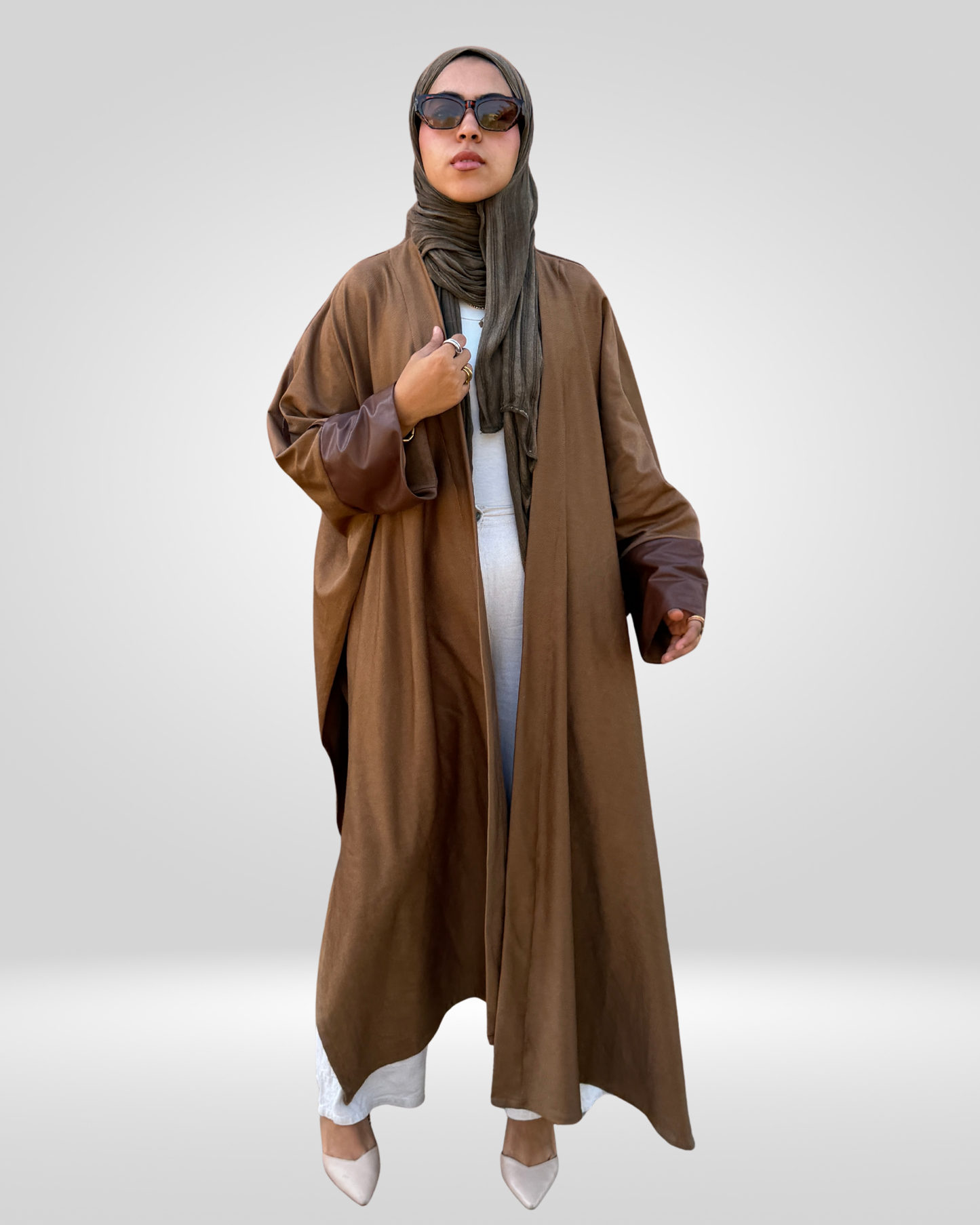 Outlined Velvet Cape – Camel