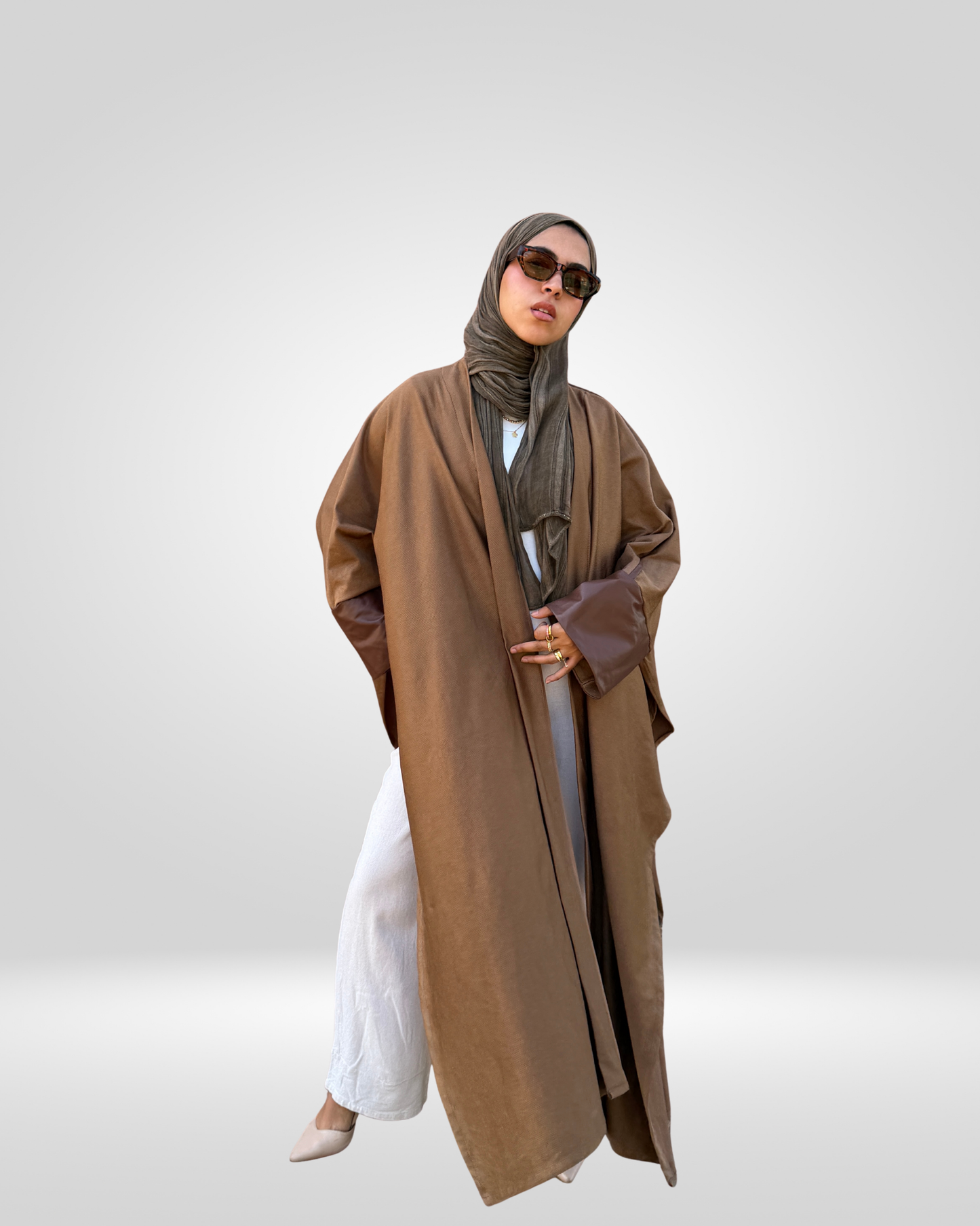 Outlined Velvet Cape – Camel