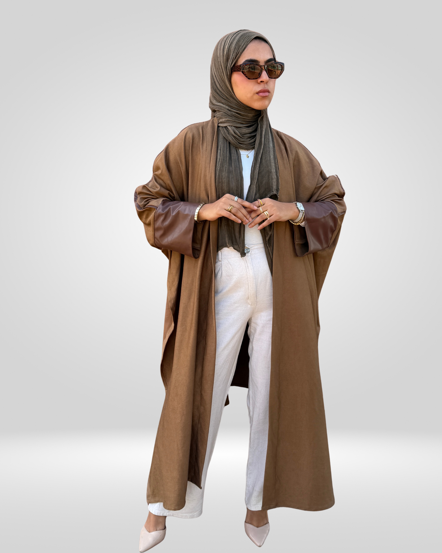 Outlined Velvet Cape – Camel