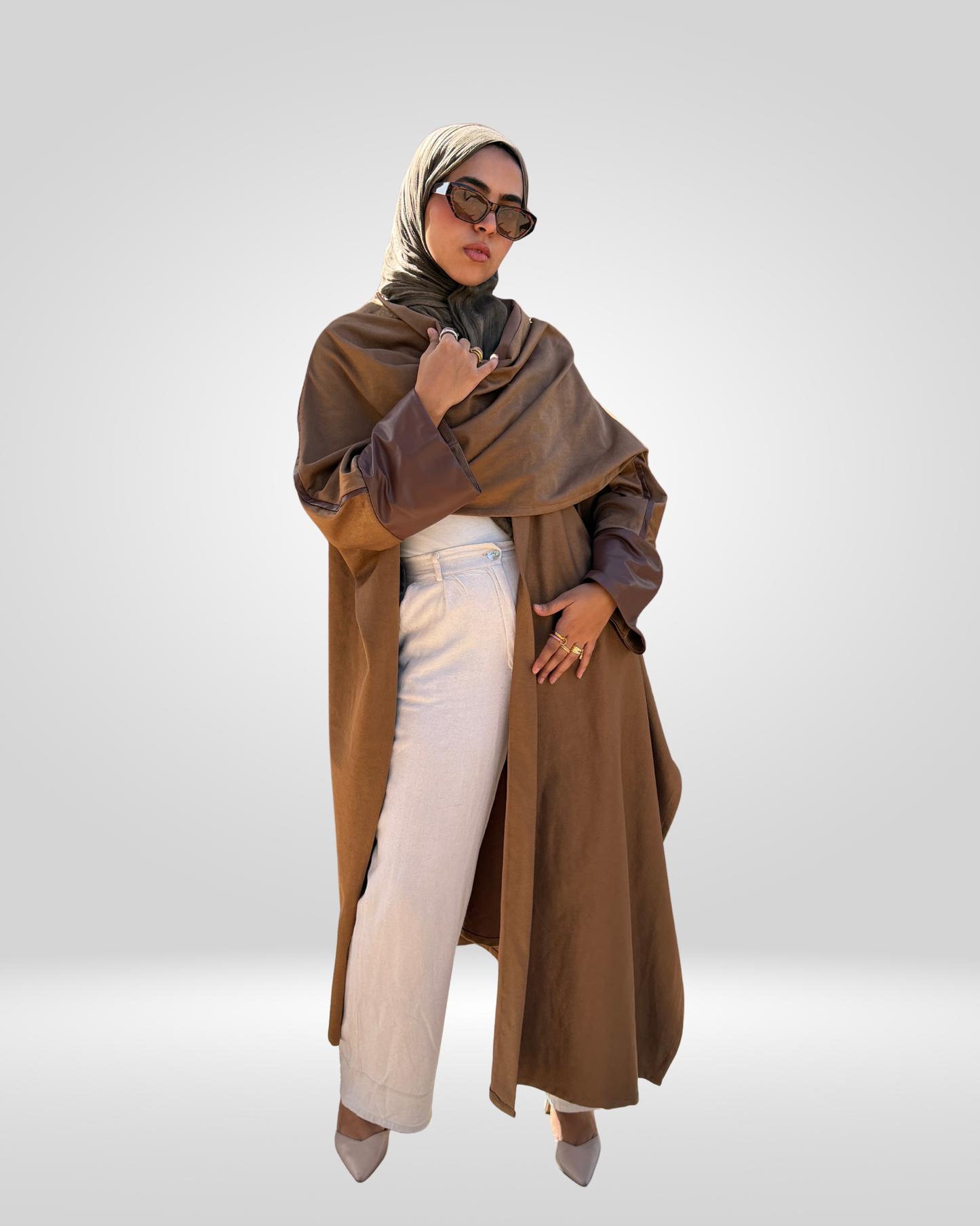 Outlined Velvet Cape – Camel